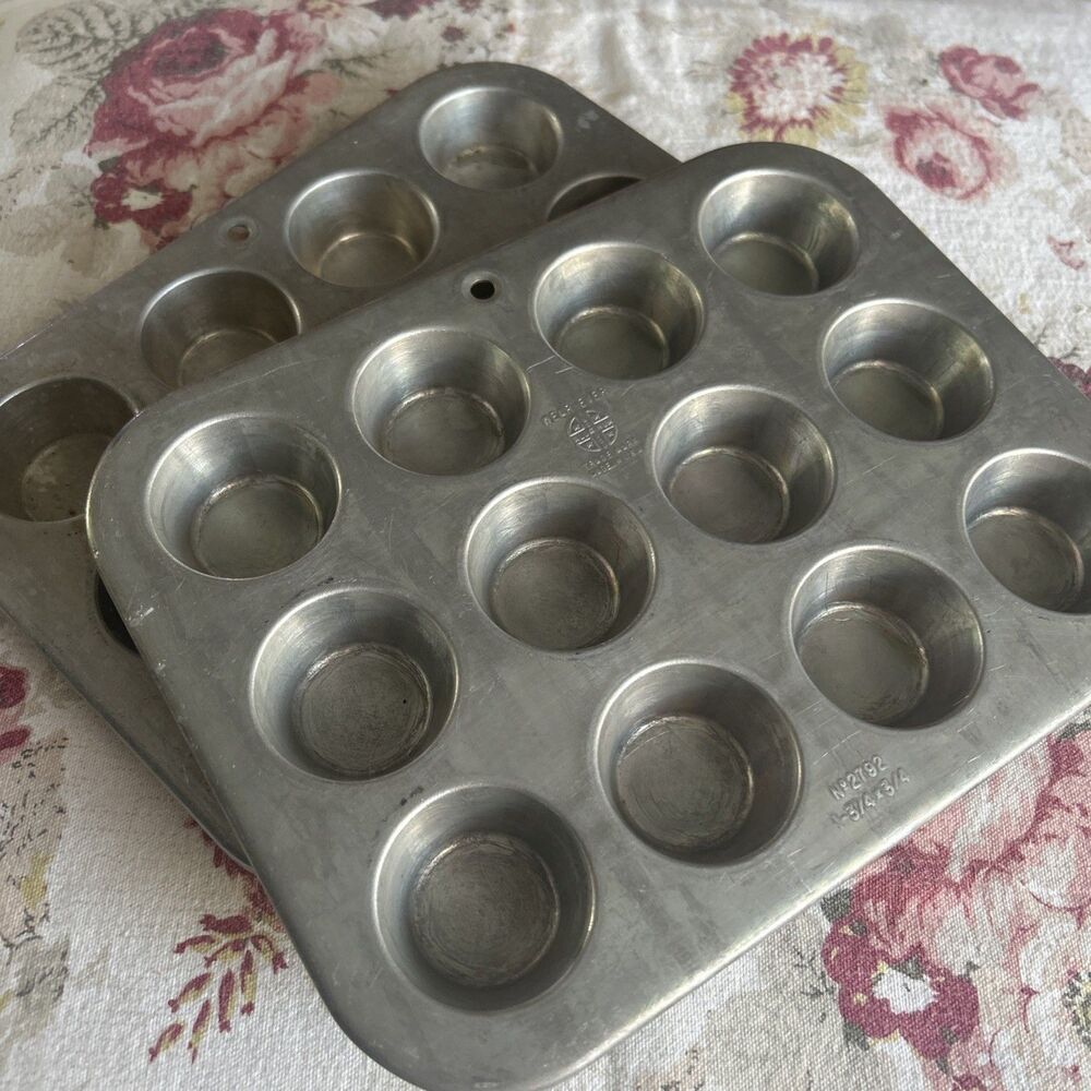 Vtg Wear Ever Mini Muffin Tin Pan Aluminum Tart Cupcake 12 Holes 1 3/4”USA